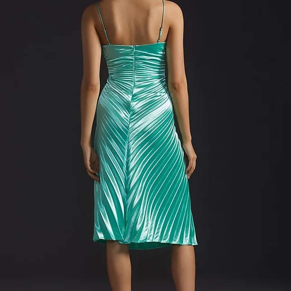 Delfi Mint V Neck Midi Dress - Picture 3 of 3